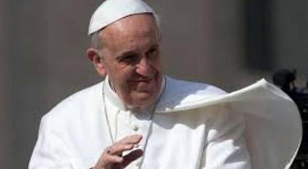 Vaticano, papa Francesco: «Precarietà, lavoro nero e malavita tolgono dignità alle persone»