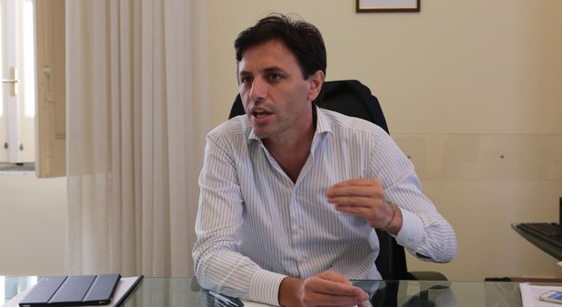 Ercolano: raffica di insulti social, il sindaco Buonajuto chiede i danni