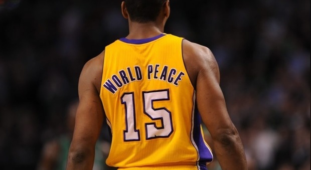 “Addio” Metta World Peace: il folle Ron Artest cambia ancora nome