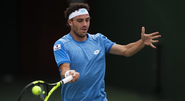 Shanghai Masters, Cecchinato ko con Djokovic 6-4 6-0 Federer avanza: battuto Bautista in 3 set