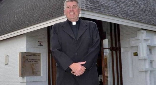 Suicida un sacerdote accusato di pedofilia: padre Eduardo si è sparato alla tempia