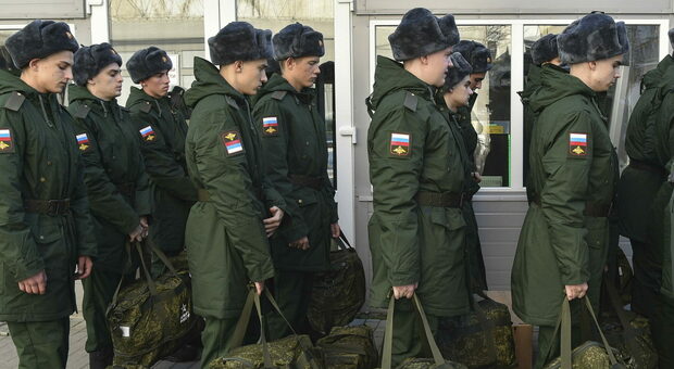 Guerra Ucraina: Putin cerca soldati e alza il limite d'età del servizio militare obbligatorio, in divisa anche a 30 anni