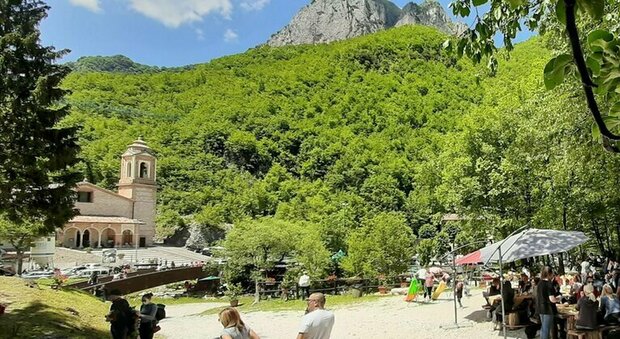 Il turismo vince nell’anno più difficile: ecco un nuovo record per i Monti Azzurri