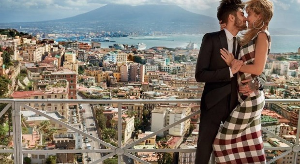 Gigi Hadid e Zayn Malik innamoratissimi, le foto da Napoli