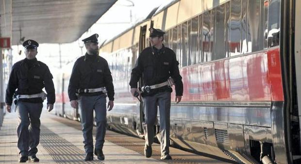 I ferrovieri denunciano: «Violenza tra i binari. Vogliamo anche i vigilantes»