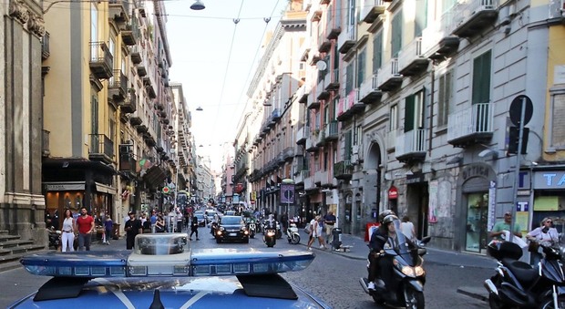 Napoli controlli rafforzati per Pasqua: preso scippatore