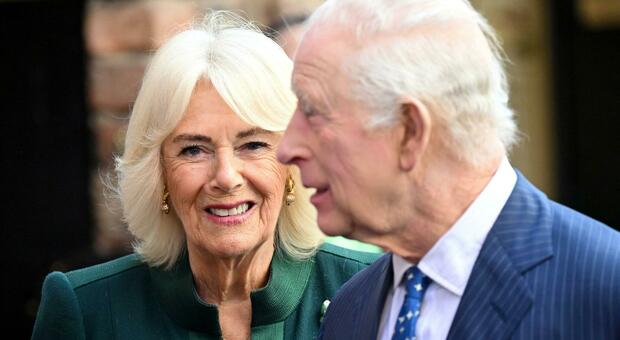 Carlo e Camilla, slitta l'incontro con il Papa in Vaticano. Il motivo