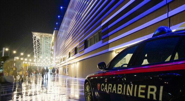 Nave de Vero, il centro commerciale diventa zona rossa: vietata a chi ha precedenti. la decisione dopo lo scontro tra 60 giovanissimi