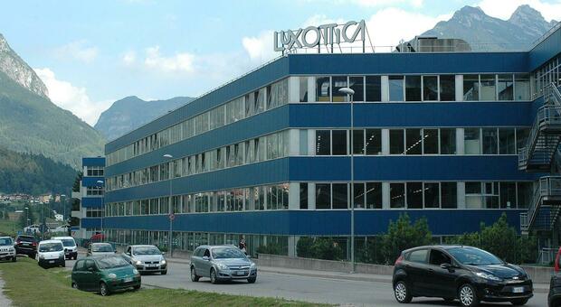 Luxottica, azionariato da record: la metà dei dipendenti ha investito sull'azienda, raccolti 190 milioni di euro