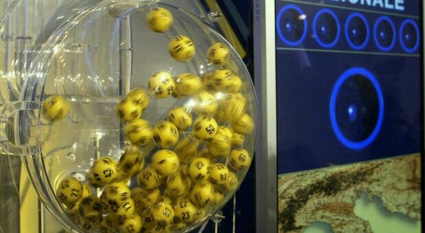 Lotto, SuperEnalotto, Simbolotto e 10eLotto: le combinazioni e i numeri vincenti dell'estrazione di oggi sabato 5 aprile