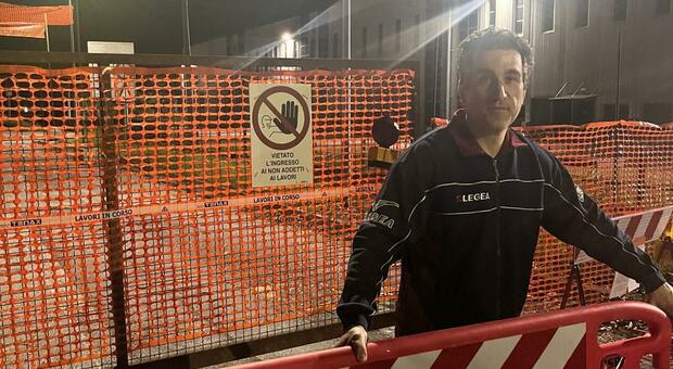 Cavalcavia sull'A4, via libera senza transenne sul ponte demolito: «Poteva scapparci il morto»