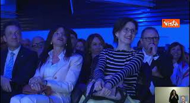 https://statics.cedscdn.it/photos/MED/2025/04/06/8762755_poster.jpg