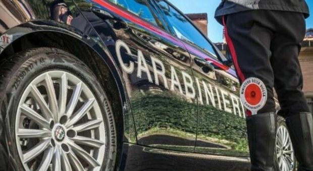 Ferdinando Formisano trovato morto in casa: «Il cadavere ha il volto tumefatto». Mistero a Varcaturo