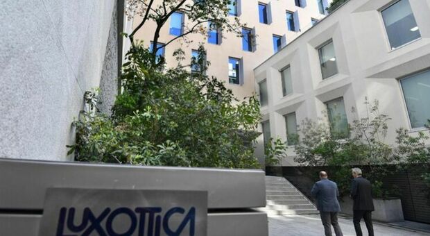 Lavorare 4 giorni a settimana con lo stesso stipendio, l'iniziativa che funziona: fino a 4.400 euro di premio ai dipendenti