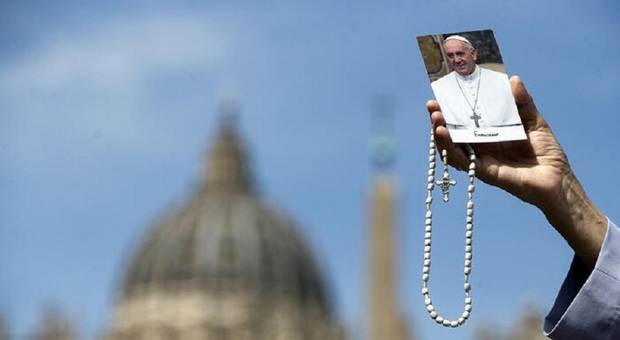 Papa Francesco, quando e come saranno i funerali. Dalle 20 il nuovo rituale: la bara in legno, la sepoltura a Santa Maria Maggiore
