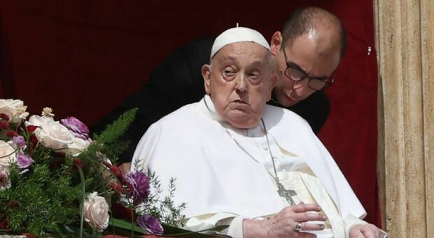 https://statics.cedscdn.it/photos/MED/2025/04/23/8795363_23165259_papa_malato_faccia.jpg