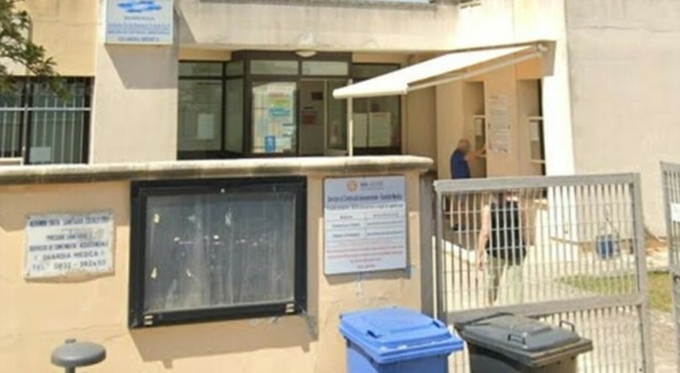 https://statics.cedscdn.it/photos/MED/2025/04/30/8808302_30102417_medico_schiaffeggiato_surbo_oggi_30_4_2025.jpg