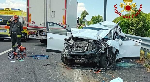 https://statics.cedscdn.it/photos/MED/2025/04/30/8808428_30122045_incidente.jpg
