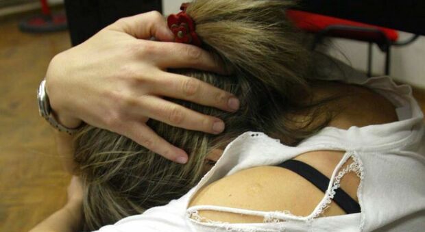 https://statics.cedscdn.it/photos/MED/2025/04/30/8808835_30193042_violenza_sessuale.jpg