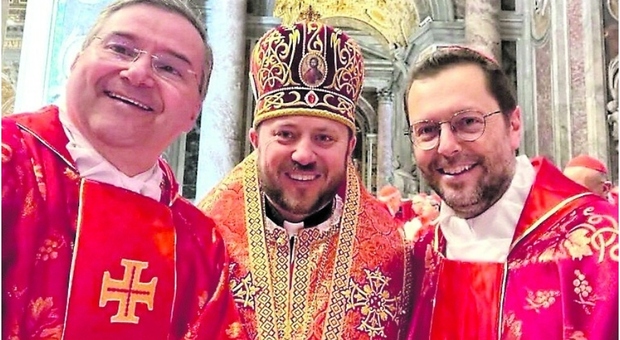 https://statics.cedscdn.it/photos/MED/2025/04/30/8809064_30231027_conclave.jpg