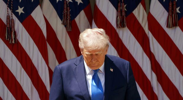 https://statics.cedscdn.it/photos/MED/2025/05/01/8810676_01223540_trump.jpg