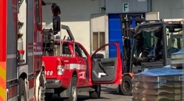 https://statics.cedscdn.it/photos/MED/2025/05/04/8814700_04093746_paolo_strulino_morto_operaio_travolto_muletto_sutrio_udine_oggi_4_5_2025.jpg