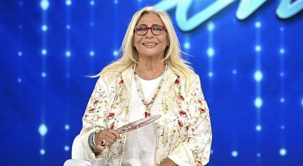 https://statics.cedscdn.it/photos/MED/2025/05/04/8814904_04141718_mara_venier.jpg