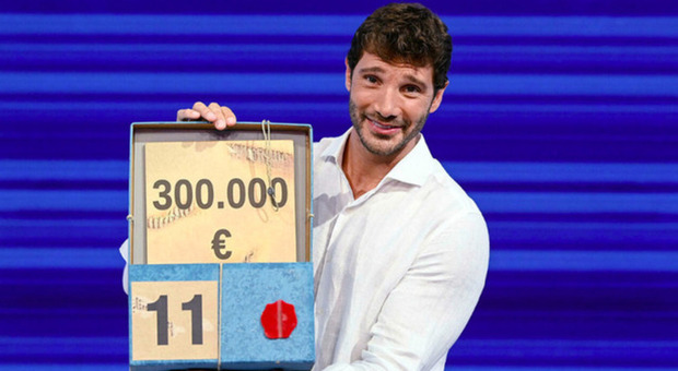 https://statics.cedscdn.it/photos/MED/2025/05/04/8815307_04222812_stefano_de_martino.jpg
