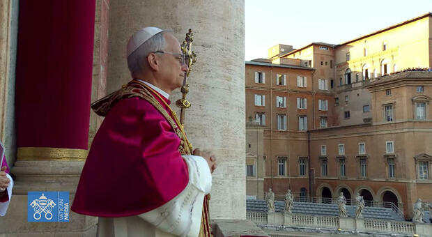 https://statics.cedscdn.it/photos/MED/2025/05/06/8819172_08194003_nuovo_papa.jpg