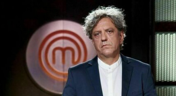 https://statics.cedscdn.it/photos/MED/2025/05/07/8820995_07140702_locatelli_chef_bidoni_immondizia_perdita_peso_intervista_one_more_time_oggi_7_5_2025.jpg