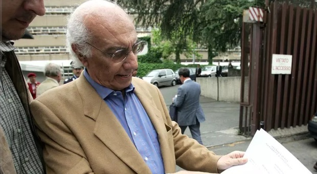 https://statics.cedscdn.it/photos/MED/2025/05/07/8821485_07193203_nino_marazzita_morto.jpg