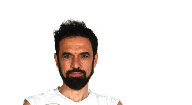 https://statics.cedscdn.it/photos/MED/2025/05/07/8821670_07215641_dino_giarrusso_slf_7825.jpg