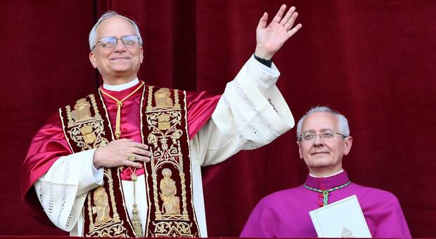 https://statics.cedscdn.it/photos/MED/2025/05/08/8823857_08202626_papa_leone_xiv_perche_ha_scelto_questo_nome_robert_prevost_oggi_8_5_2025.jpg