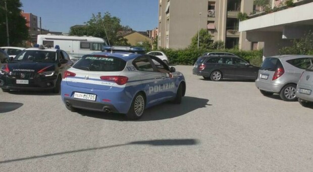 https://statics.cedscdn.it/photos/MED/2025/05/09/8825948_09181318_arrestati_terrorismo_palermo_.jpg