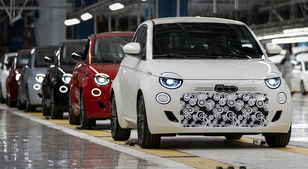 Fiat 500 ibrida a Mirafiori