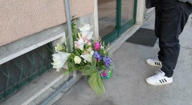 https://statics.cedscdn.it/photos/MED/2025/05/12/8831323_12155001_uccide_la_moglie_davanti_alla_figlia_bambina_affidata_zii_raccolta_fondi_settala_milano_oggi_12_5_2025.jpg