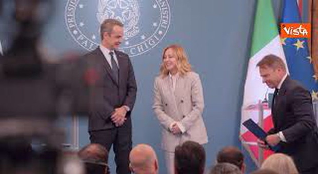 https://statics.cedscdn.it/photos/MED/2025/05/12/8831360_poster.jpg