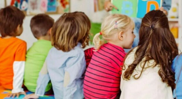 https://statics.cedscdn.it/photos/MED/2025/05/12/8831441_12175447_asilo_bambini_fuga_tornano_casa_oggi_12_5_2025.jpg