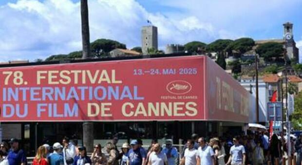 https://statics.cedscdn.it/photos/MED/2025/05/12/8831666_12205719_festival_di_cannes_film_in_gara_durata_date_vip_attori_attrici_oggi_12_5_2025.jpg