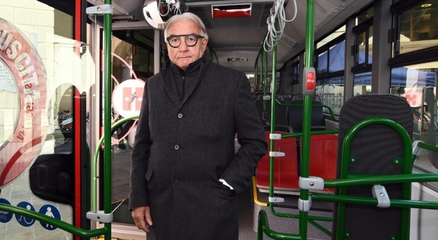 Colladon e il servizio di autobus a chiamata: «È come un abito tagliato su misura, bisogna solo abituarsi. E noi ci crediamo»