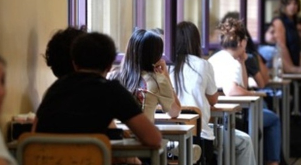 https://statics.cedscdn.it/photos/MED/2025/05/13/8833412_13135813_maturita_presidente_commissione_nome_oggi_13_5_2025.jpg