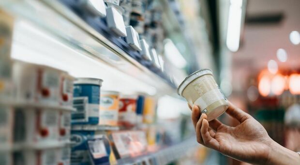 https://statics.cedscdn.it/photos/MED/2025/05/13/8833949_13215120_yogurt_migliori_supermercato_classifica_top_flop_oggi_13_5_2025.jpg