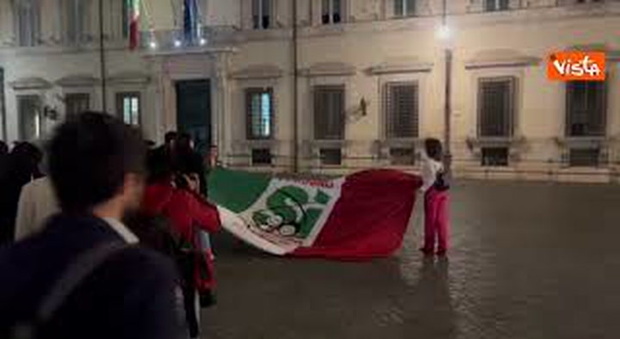 https://statics.cedscdn.it/photos/MED/2025/05/14/8836195_poster.jpg