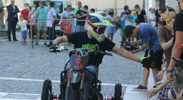 CROSSabili arriva a scuola: il progetto del pilota Mattia Cattapan per scoprire cosa significa vivere con una disabilità