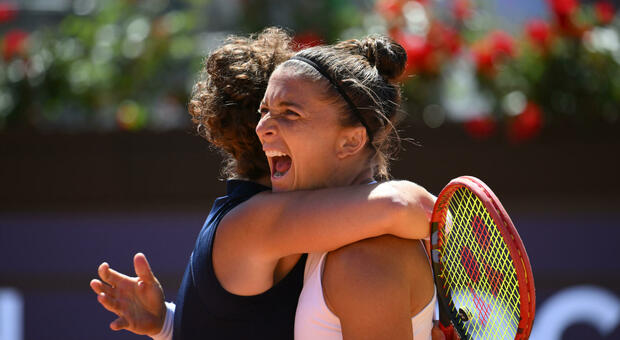 https://statics.cedscdn.it/photos/MED/2025/05/16/8840115_16154842_errani_paolini_oggi_finale_doppio_internazionali_roma_oggi_16_5_2025.jpg