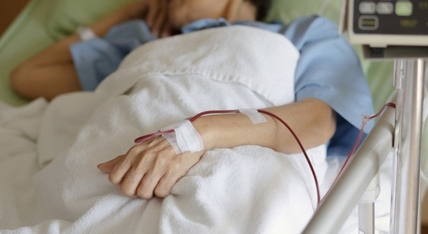 https://statics.cedscdn.it/photos/MED/2025/05/16/8840121_16154814_4737967_1641_morta_trasfusione_vimercate_sangue.jpg