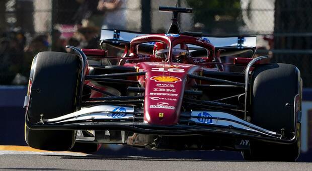 https://statics.cedscdn.it/photos/MED/2025/05/17/8841937_17110512_leclerc_imola.jpg