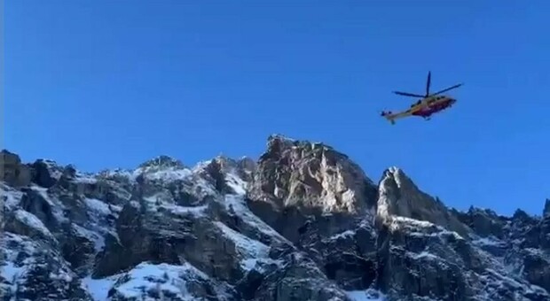 https://statics.cedscdn.it/photos/MED/2025/05/17/8842344_17190053_valanga_svizzera_travolte_persone_mortif_eriti_ultima_ora_oggi_17_5_2025.jpg