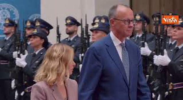https://statics.cedscdn.it/photos/MED/2025/05/17/8842382_poster.jpg