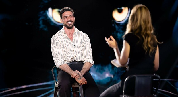 https://statics.cedscdn.it/photos/MED/2025/05/20/8847579_20112140_michele_morrone_belve_intervista_cosa_ha_detto_oggi_20_5_2025.jpg